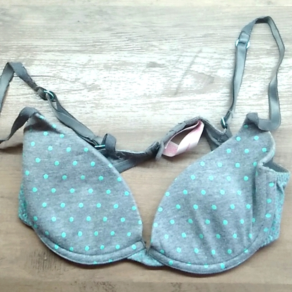 Xhilartion Wire Bottom Bra size 32B